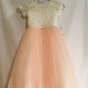 Beautiful peach flower girl dress/ New with tags